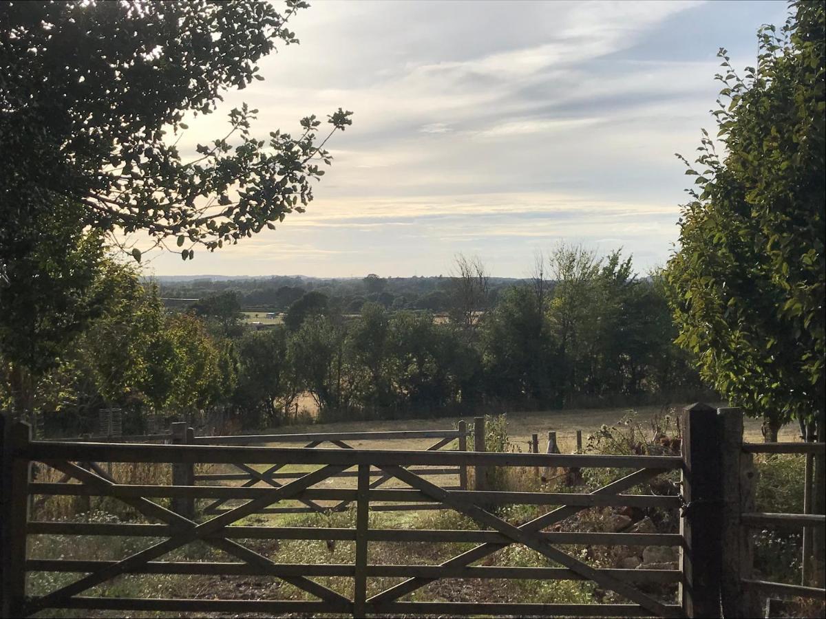 Redbrook Farm Bnb - Gateway To The New Forest Фордингбридж Екстериор снимка